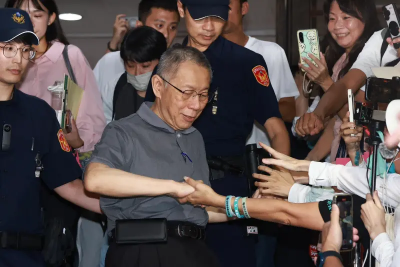 柯文哲維持7千萬交保！柯媽第一時間聞訊哽咽　讚兒這句