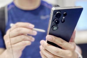 迎戰 iPhone 17 開賣！Android 最熱銷機皇下殺 1.2 萬元搶市
