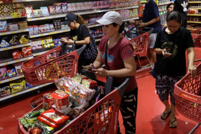 「年度風王」樺加沙颱風將襲！香港澳門民眾怕爆　超市貨架被掃光