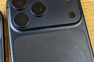 iPhone 17 Pro被嫌容易刮傷！分析師：果粉不在乎照樣買爆