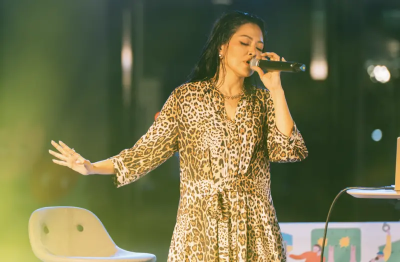 金曲歌後姑慕巴紹自曝曾幫莫文蔚唱和聲　18歲初次受到張惠妹影響