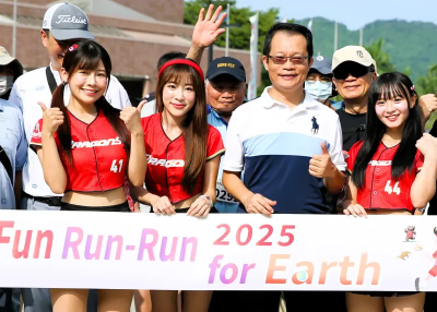 路跑／新光Fun Run北中南近2千人響應！職棒味全小龍女領跑超吸睛