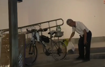 80歲阿伯騎腳踏車「從彰化衝花蓮」救災！花2天抵達　晚上睡紙板
