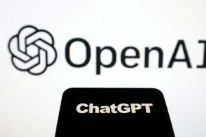 不只跟 AI 聊天！傳 ChatGPT 研發私訊功能　或成 LINE 最強對手