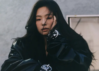 BLACKPINK Jennie新雜誌照曝！穿內衣關暗房　粉絲看傻：不懂藝術