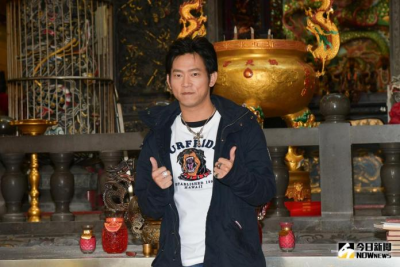 顏正國與妻通信6年偷交往！登記前遭岳父反對　他靠1句話收服家長