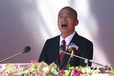影／韓國瑜開金嗓！國慶典禮唱費玉清《國恩家慶》　致敬鏟子超人
