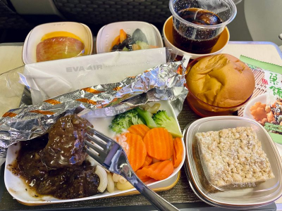 「喫不完留著」害慘旅客？防檢署：飛機餐入境最高罰百萬