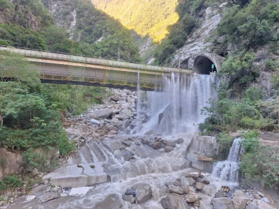 雨越晚越大！花蓮堰塞湖紅色警戒　太魯閣「日雨量」恐破百毫米