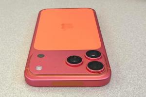 徹查iPhone 17 Pro褪色！傳蘋果回收問題機、專家曝禍首恐是它