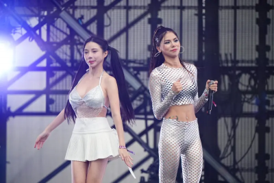 蕾菈離婚後首現身音樂節！身邊人不再是湯宇：我長大了第一次沒他