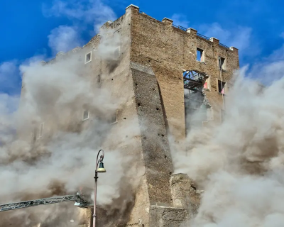 近千年歷史！義大利13世紀塔樓翻新工程爆事故　4工人被壓傷