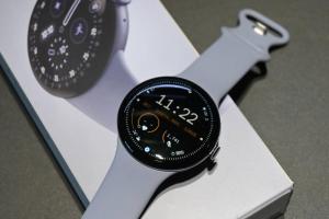 實測開箱 Google Pixel Watch 4：最有 AI 感的智慧手錶