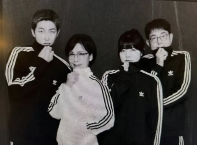 BTS隊長RM罕曬全家福！一家4口複製貼上　照片曝光粉絲驚：長超像