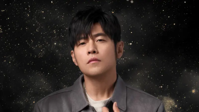 周傑倫出道25周年！曬自拍感慨皺紋多了　釣出昆凌神回：話也變多