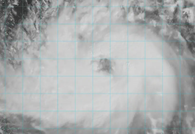 鳳凰颱風對流爆發！「眼牆成形」衝菲律賓　鄭明典示警：有大災難