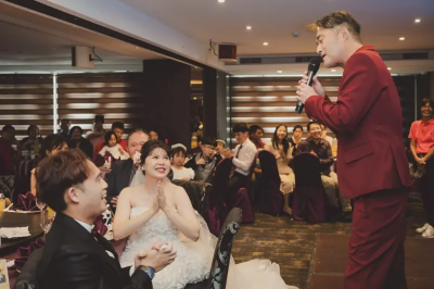 江國賓超寵粉！本土劇一哥突擊婚禮當歌手　新娘又驚又喜、眼眶紅