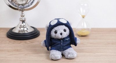 錶迷瘋搶的浪琴飛行小熊第二代來了！買錶送神祕盲盒 台北101獨家登場