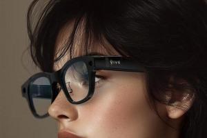 HTC VIVE Eagle智慧眼鏡大升級！抗藍光透明款登場、AI更聰明了