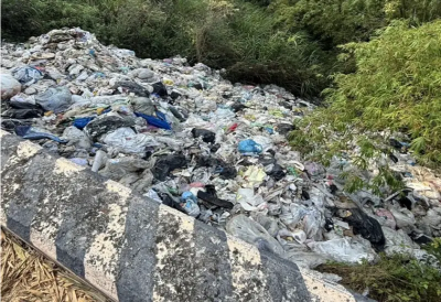 高雄月世界變「超臭垃圾山」！廢棄物來源曝光　他驚：黨內鬥爭？