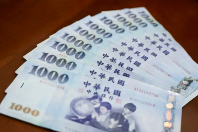 普發1萬元「登記入帳」更快了！經檢核資料無誤　當天就可拿到錢