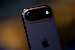 蘋果iPhone Air叫好不叫座！外媒爆料主要設計師已悄悄閃離