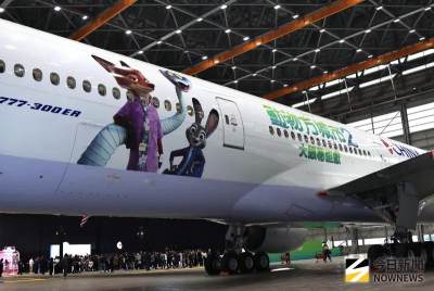 華航「動物方城市2」彩繪機首航　胡尼克、哈茱蒂人氣角色躍上天