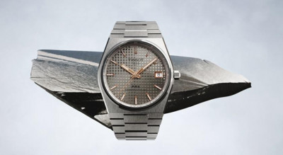 天梭TISSOT最熱賣PRX首推鈦金屬款！38毫米錶徑男女通喫 輕盈抗磨3萬有找