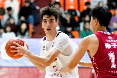 UBA／伊朗長人莫森29分雙十無解！輔大勝臺師大、5勝2敗完美收官