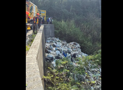 大峽谷、柏油山、垃圾山連環爆！他批陳其邁包庇：違法都變好生意