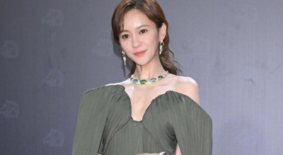 金馬62》陳意涵露出大片雪白裸背！前開後開強勢問鼎紅毯最性感