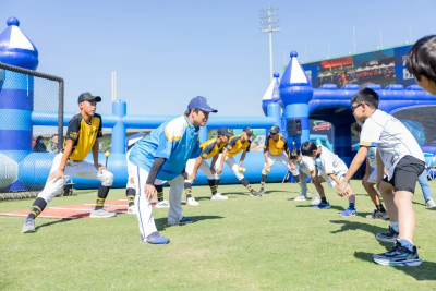 聯華電子45周年家庭日！以棒球為核心　特邀2大人氣啦啦隊員開場