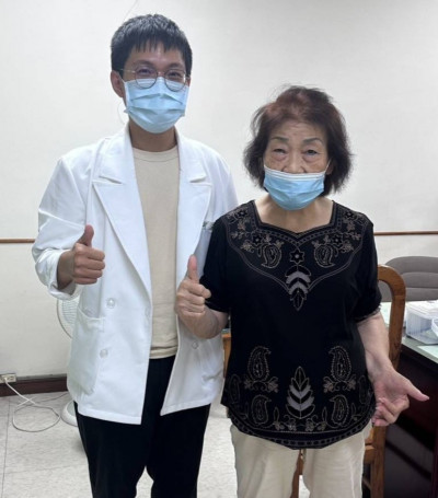 8旬婦拿湯匙、提物喫力疼痛 針灸2月後「扳機指」症改善