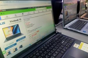 欣亞數位進駐新北耶誕城！熱銷鍵盤半價賣、輕薄筆電 1.5 萬元有找