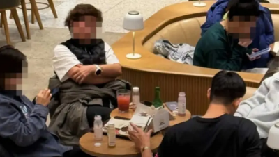 「大便恐攻」後又來！中國遊客赴韓星巴克喫炸雞喝燒酒　韓網爆氣