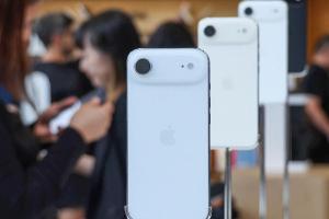 蘋果這款 iPhone 成跳水王！上市兩個多月價值幾乎腰斬