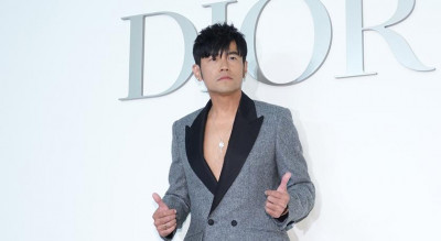 周傑倫現蹤台北101粉絲擠爆！外套中空胸肌現形、鬆口明年發全新專輯