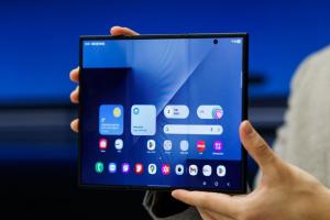 不只三星！又一家安卓品牌要推三摺手機、神祕新機現身認證