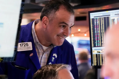 消費信心及核心PCE通膨數據皆符預期！美股收紅　標指逼歷史高位