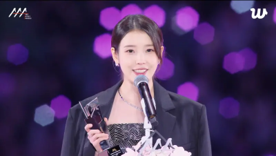 AAA／IU得年度演員大獎！高雄為她放30秒煙火　全場5萬人起立鼓掌