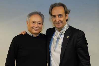 李安突衝上台！驚喜合體《色戒》戰友　2位奧斯卡得主擁抱掀高潮