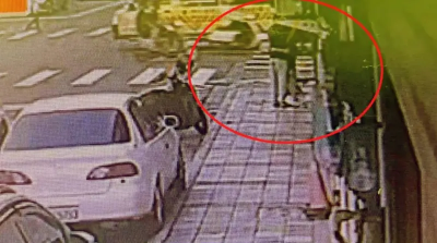 高雄行刑式槍殺案！27歲槍手楊雲豪行兇前街頭「擁吻」愛妻畫面曝