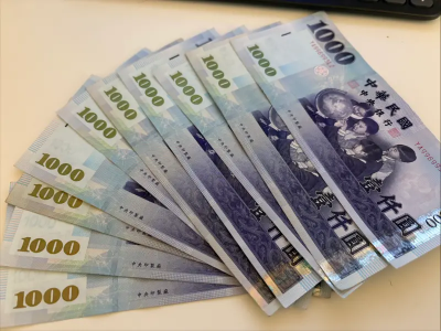 政府普發1萬元！財長：已85%、2012萬人領取　4成採登記入帳