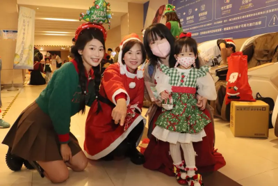 咪咪好甜！小草女神耶誕新造型曝光　黨內登記今截止果真無敵手