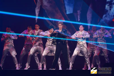 羅志祥搭大型摩天輪登場！全場爆破不斷　觀眾嗨喊：手機要被震壞