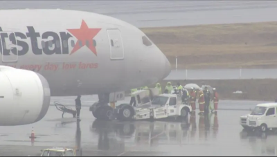 成田機場傳火警！航機拖車起火「車體焦黑」花40分撲滅　航班延誤