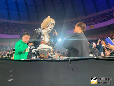 羅志祥演唱會變砸派派對！羅媽媽大喊我不要　下秒往兒子臉上砸