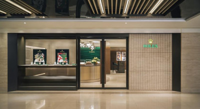 台灣首間勞力士全新形象店開幕！三角坑紋、日期窗融入空間 機芯牆超震撼