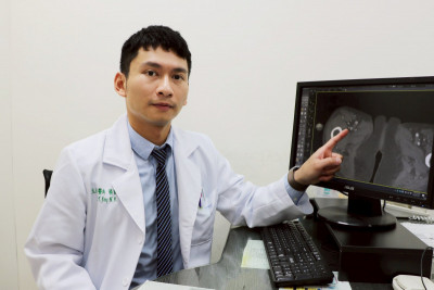 洗腎女患者常有腿部刺痛症狀 原來導因血管老化病變而阻塞