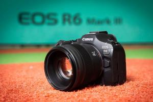 外媒盤點年度最佳相機！Canon 在拍照、錄影兩大領域全入榜